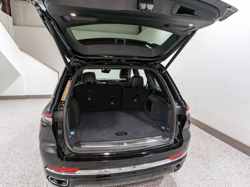 Used 2023 Jeep Grand Cherokee Overland w/ Advanced Protech Group III image 37