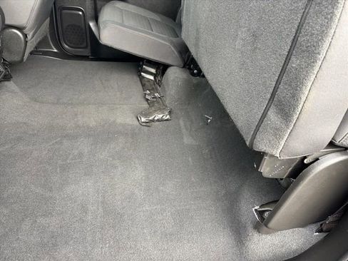 Used 2023 Chevrolet Silverado 2500 Custom w/ Custom Value Package image 13