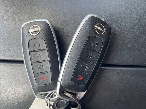 Certified 2023 Nissan Rogue SV FWD image 18