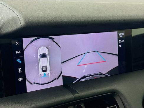 Used 2022 Porsche Taycan image 19