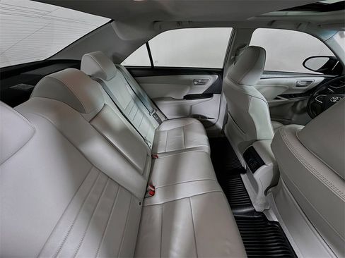 Used 2016 Toyota Camry XLE image 27