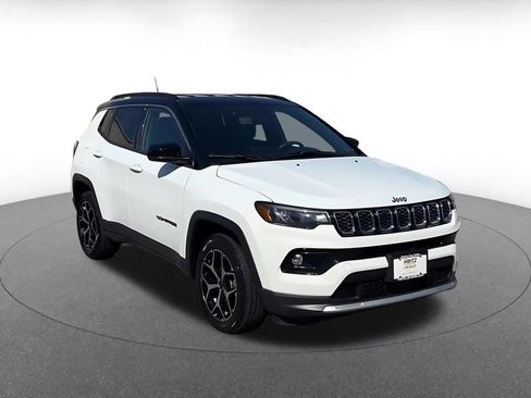 Used 2025 Jeep Compass Limited AWD/4WD image 3