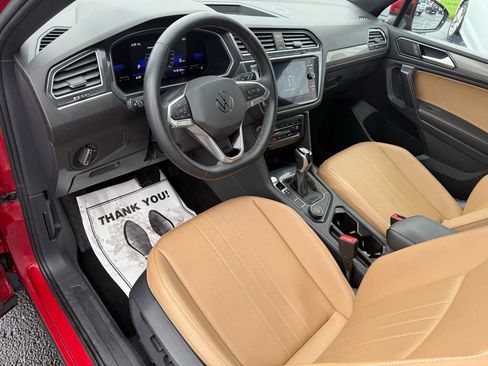 Used 2022 Volkswagen Tiguan SE image 17
