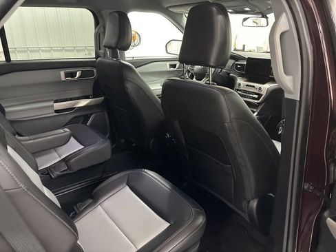 Used 2023 Ford Explorer XLT w/ Equipment Group 202A AWD/4WD image 30
