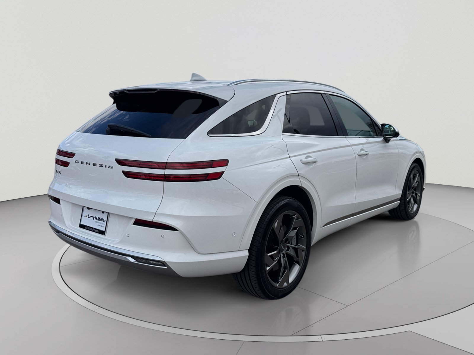 Used 2024 Genesis Electrified GV70 AWD/4WD image 5
