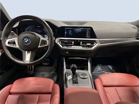 Used 2022 BMW 330e xDrive image 13