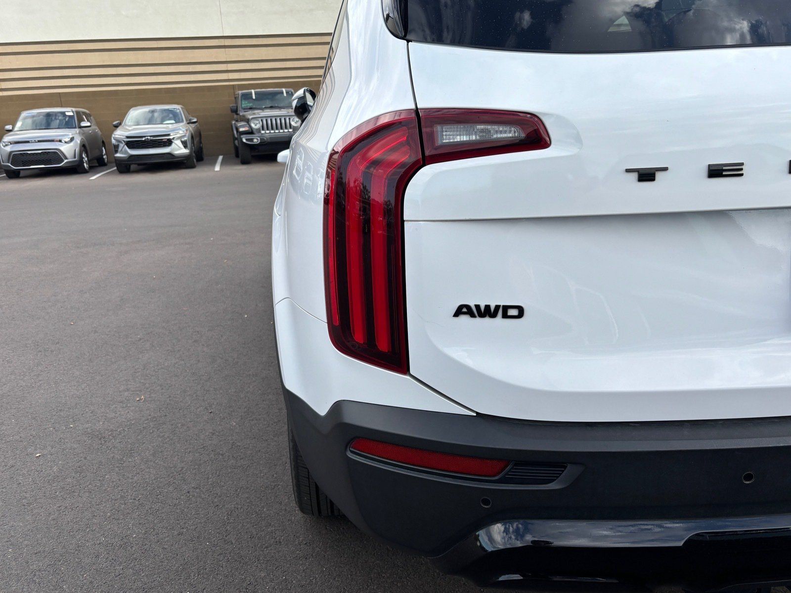 Certified 2021 Kia Telluride SX w/ Nightfall Edition Package AWD/4WD image 7