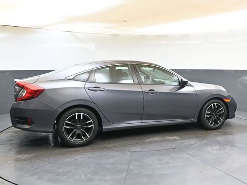 Used 2019 Honda Civic Sport image 6