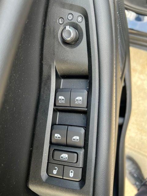 Used 2023 Jeep Grand Cherokee Limited AWD/4WD image 18