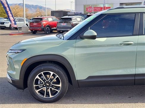 Used 2025 Chevrolet TrailBlazer LT w/ LT Cold Weather Package image 8