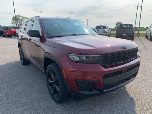 Used 2021 Jeep Grand Cherokee L Laredo AWD/4WD image 13