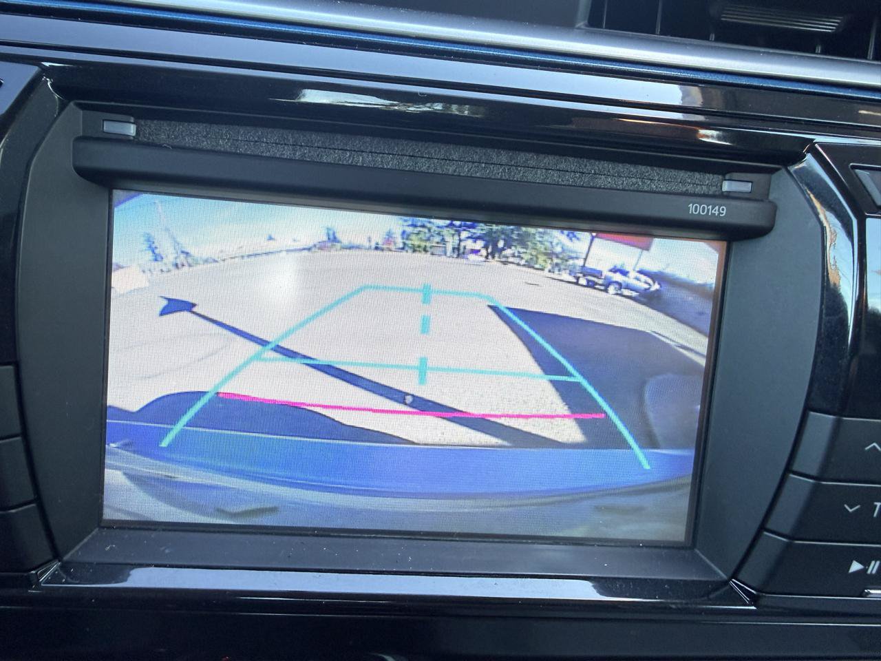 Used 2015 Toyota Corolla LE FWD image 30