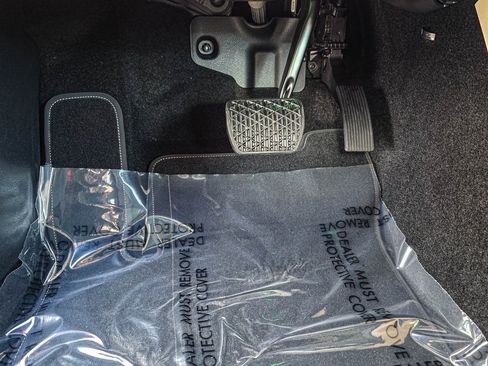 New 2025 Mercedes-Benz C 300 4MATIC Sedan image 37