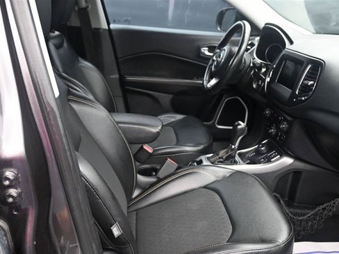 Used 2019 Jeep Compass Latitude AWD/4WD image 9