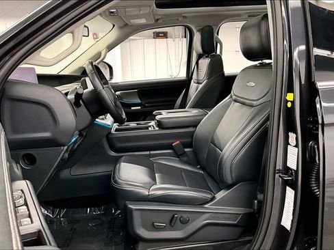 Used 2025 Ford Expedition Max Platinum w/ Driver's Package AWD/4WD image 25