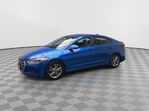 Used 2017 Hyundai Elantra SE image 25
