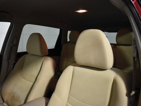 Used 2015 Nissan Rogue SV image 10