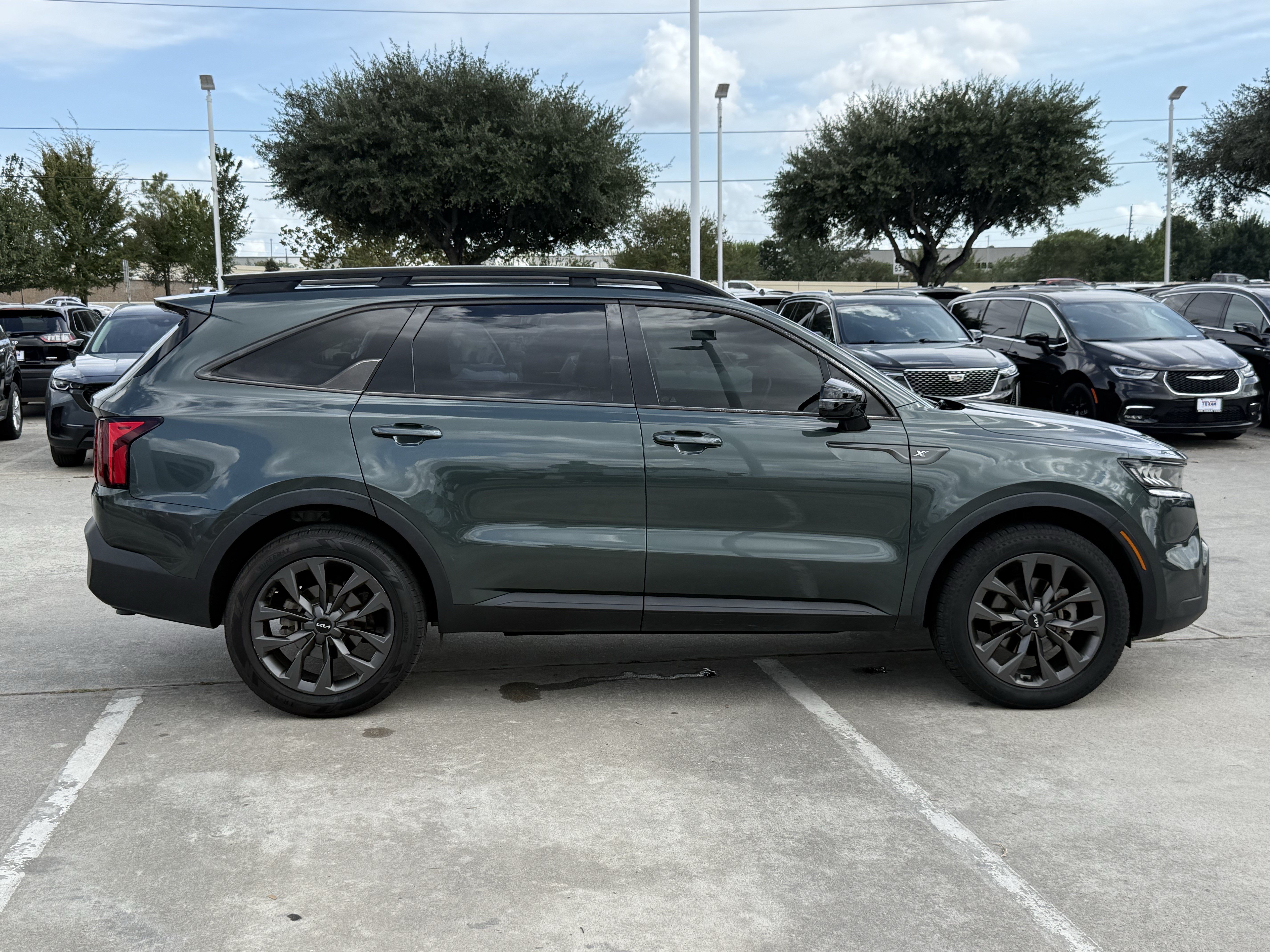 Used 2022 Kia Sorento X-Line EX AWD/4WD image 3