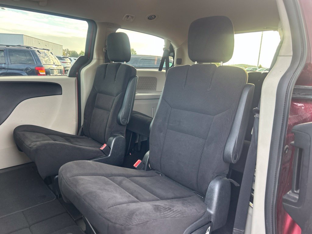 Used 2014 Dodge Grand Caravan SXT w/ Security Group FWD image 6