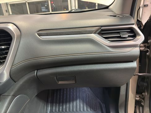 Used 2022 GMC Acadia AT4 w/ Technology Package AWD/4WD image 23