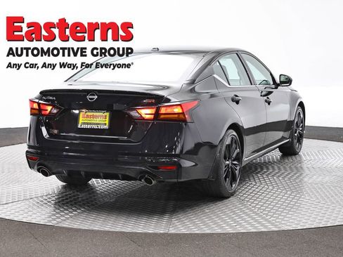 Used 2023 Nissan Altima 2.5 SR w/ SR Premium Package FWD image 5