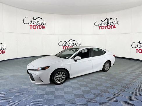 Used 2025 Toyota Camry LE FWD image 7