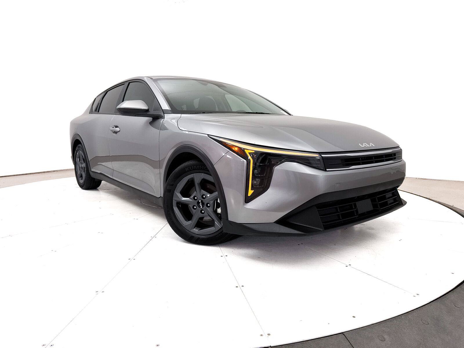 Used 2025 Kia K4 FWD image 1