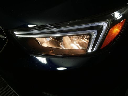 Used 2022 Buick Encore Preferred w/ Safety Package FWD image 11