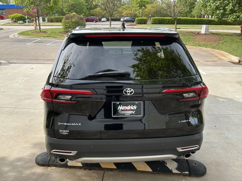 Used 2024 Toyota Grand Highlander AWD Hybrid image 9