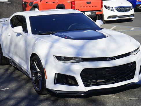 Used 2018 Chevrolet Camaro ZL1 image 5