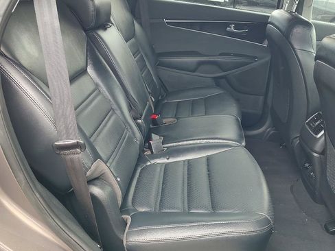 Used 2020 Kia Sorento EX FWD image 26