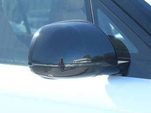 Used 2023 Land Rover Range Rover SE image 12