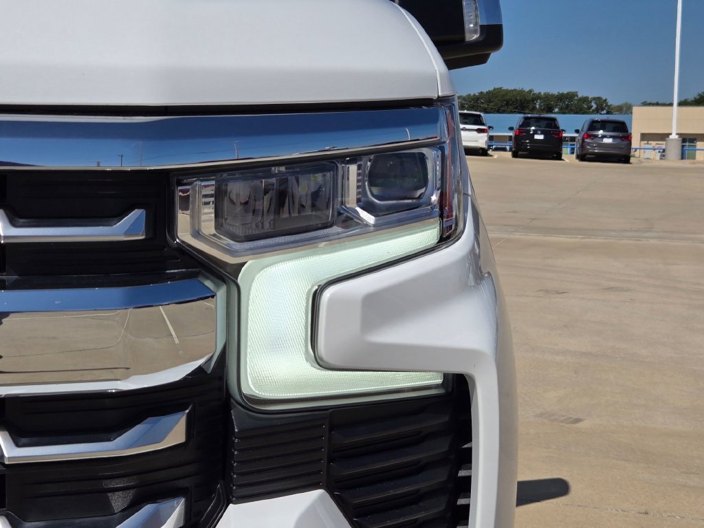 Used 2023 Chevrolet Silverado 1500 LTZ AWD/4WD image 31
