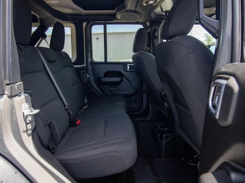 Used 2022 Jeep Wrangler Unlimited Sport AWD/4WD image 17