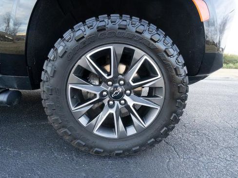 Used 2023 Chevrolet Tahoe Z71 w/ Luxury Package image 40