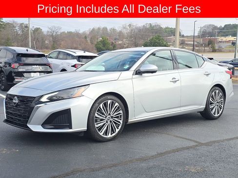Used 2023 Nissan Altima 2.5 SL FWD image 7