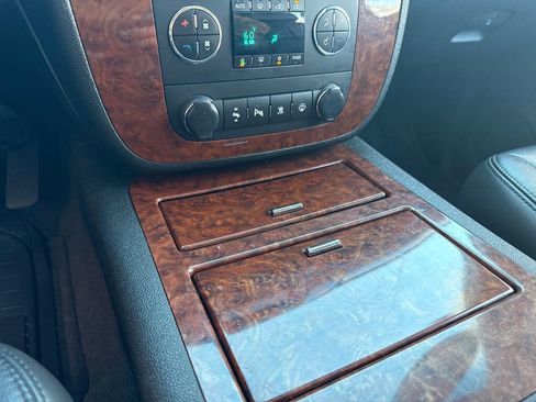 Used 2008 Chevrolet Avalanche LTZ w/ LTZ Preferred Equipment Group image 20