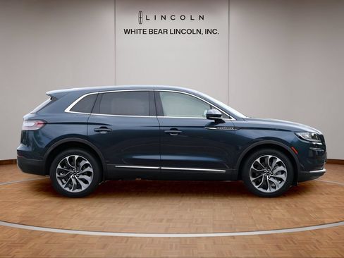 Certified 2023 Lincoln Nautilus Reserve w/ Luxury Package AWD/4WD image 4