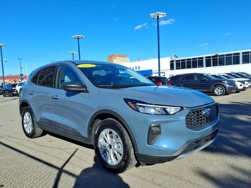 Certified 2023 Ford Escape Active image 3