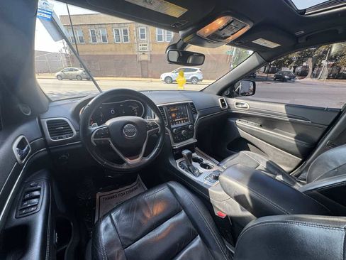 Used 2017 Jeep Grand Cherokee Limited image 11