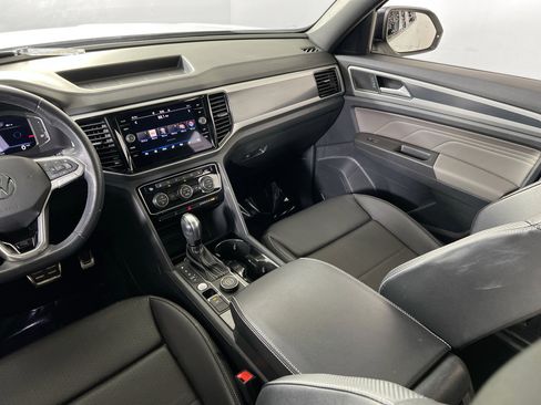 Used 2023 Volkswagen Atlas Cross Sport SEL image 23