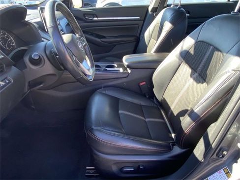 Used 2024 Nissan Altima 2.5 SR image 14