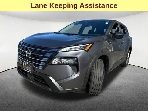 Used 2024 Nissan Rogue S image 5