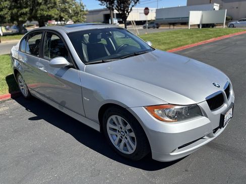 Used 2006 BMW 325i Sedan RWD image 3