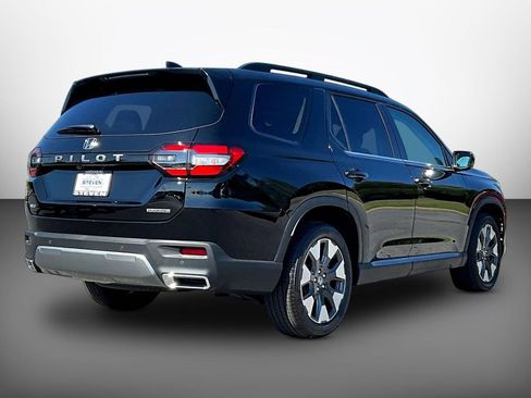 New 2026 Honda Pilot Touring image 6