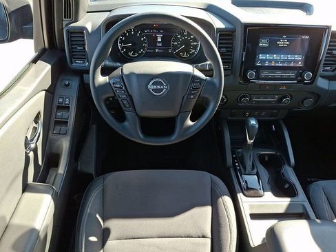 Used 2023 Nissan Frontier SV w/ Midnight Edition Package image 11