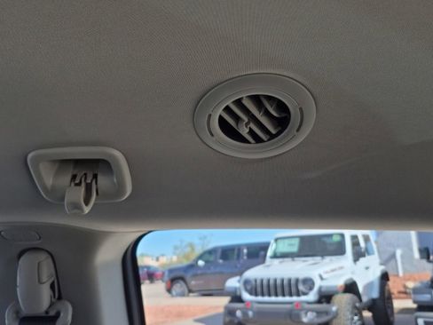 Used 2020 Dodge Grand Caravan SE w/ UConnect Hands-Free Group image 59