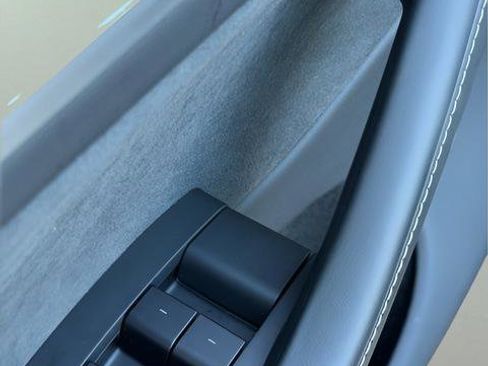 Used 2025 Tesla Model Y Long Range image 33