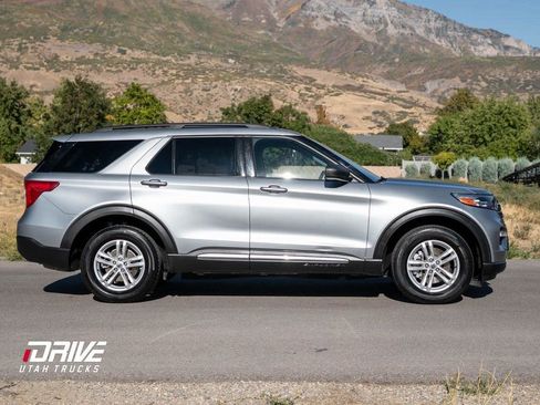 Used 2024 Ford Explorer XLT w/ Equipment Group 202A image 9