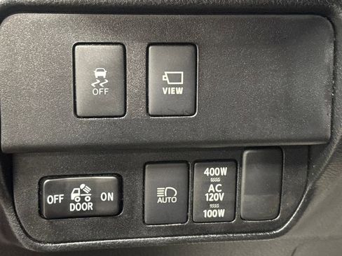 Used 2020 Toyota Tacoma Limited image 8